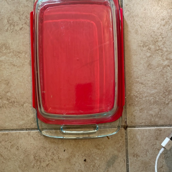 Pyrex | Kitchen | Pyrex 2 Qt Rectangular Baker Wred Plastic Lid | Poshmark